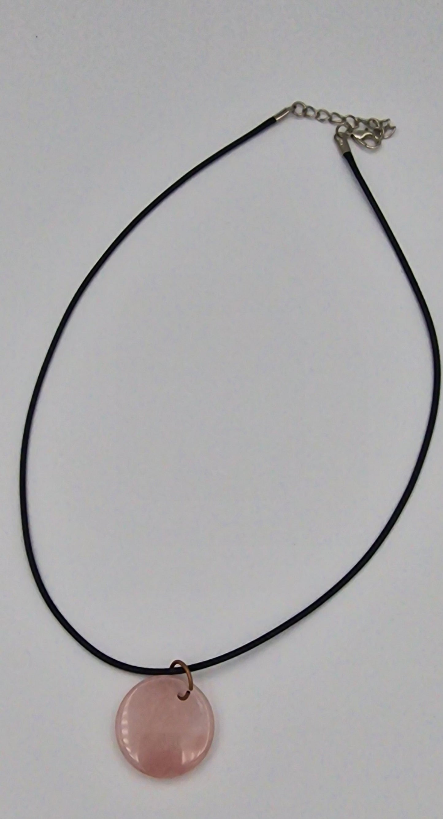 Rozenkwarts medaillon hanger