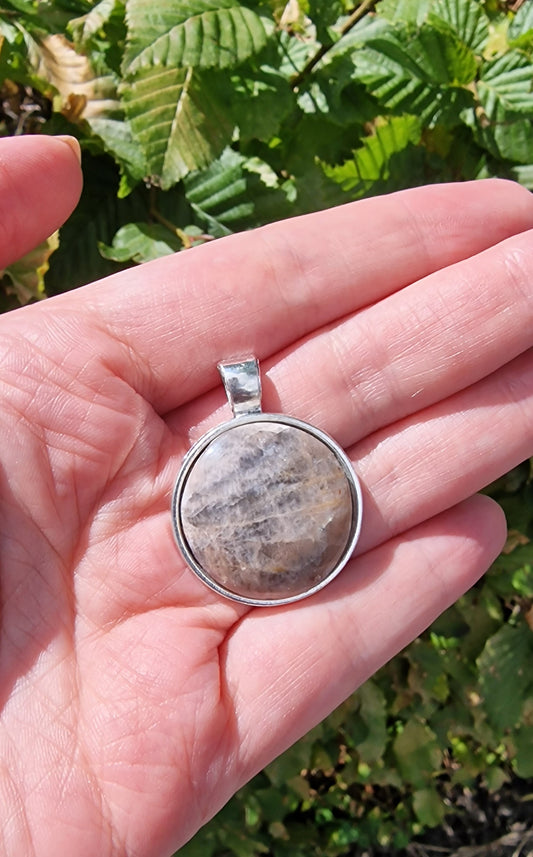 Grijze maansteen hanger